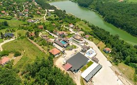 Woodland Resort
